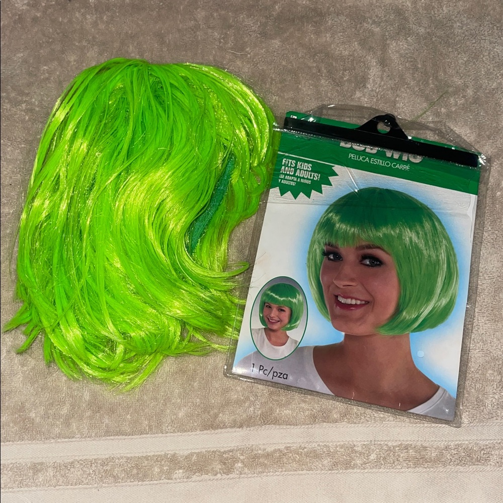 Festive Anytime especially Halloween or Mari’s Gras Green Bob Wig
